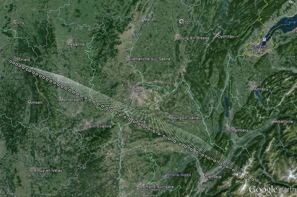 Meteoroid trajectory of the June 22nd, 2016, 01h14 UT fireball calculated by FRIPON team from the 18 video records made by the network.