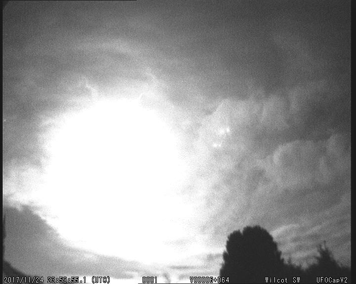 Fig. 1: A video clip of the fireball 20171124_235955 from the station, Wilcot SW. Author: UKMON, Richard Fleet.