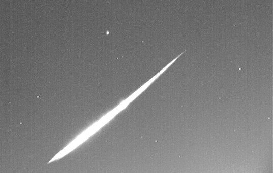 Bright sporadic meteor over Spain on 16 June 2018