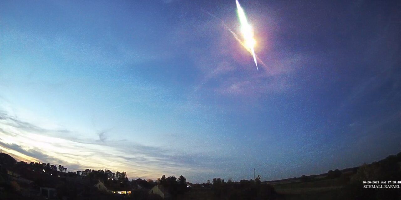 Fireball above lake Balaton, Hungary