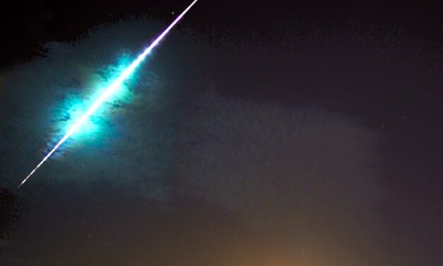 Impressive bolide over the Atlantic Ocean on 2 September 2022